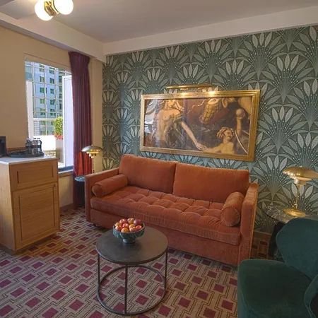 Hotel Edison Times Square 4*