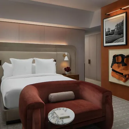 Four Seasons Downtown 5*