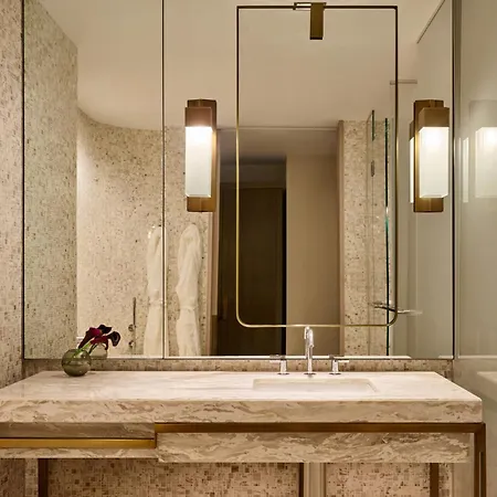 Hotel Four Seasons Downtown 5*