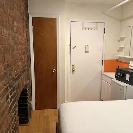 Hotel Chelsea Nyc 2*