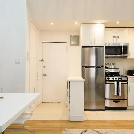Apartment 62-2b Renovated 1br In Prime Upper East Side New York