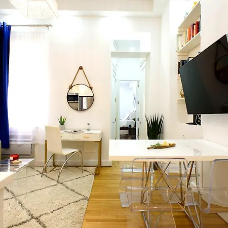 Apartment 62-2b Renovated 1br In Prime Upper East Side *