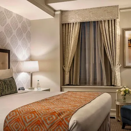 Warwick 4* New York