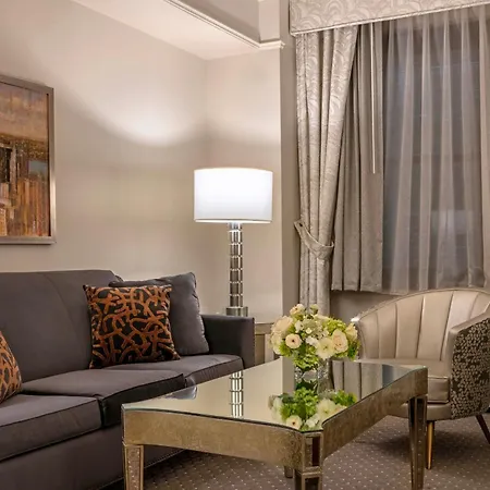 Warwick Hotel