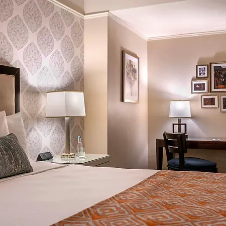 Hotel Warwick 4*