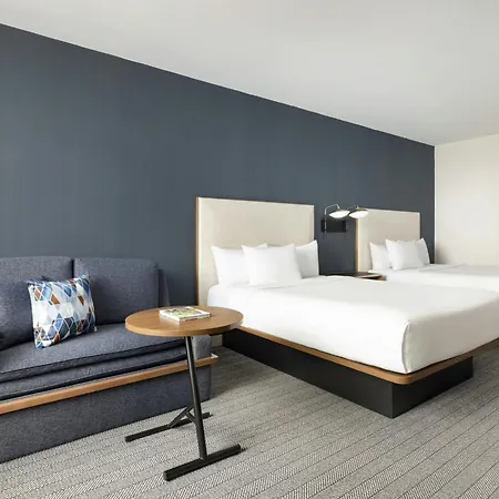 Courtyard Manhattan/midtown East Hotel 4*
