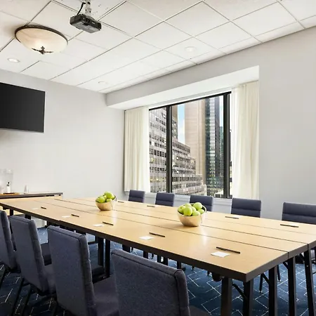 Courtyard Manhattan/midtown East Hotel 4*