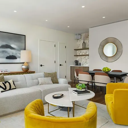 Moxy Nyc East Village Hotel