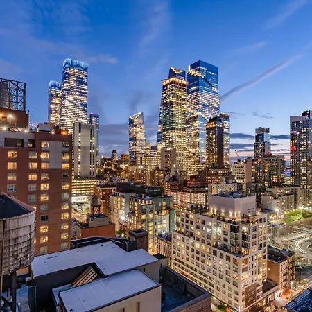 Doubletree By Hilton New York Times Square West Hotel
