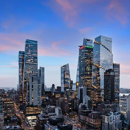 Doubletree By Hilton New York Times Square West Hotel