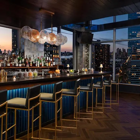 Hotel Doubletree By Hilton New York Times Square West 4*