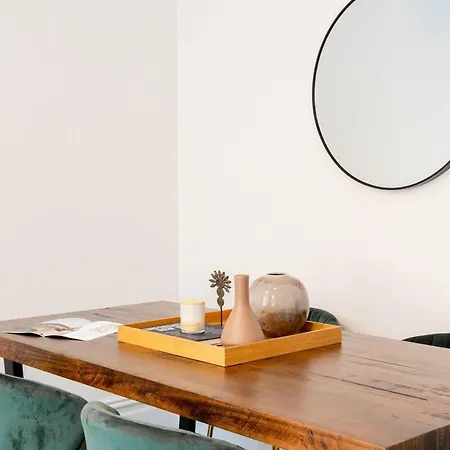 E10-2 Designer East Village Townhouse 1br W D Apartment New York