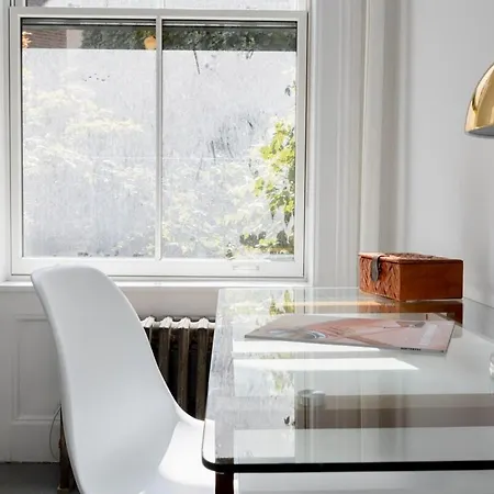 Apartment E10-2 Designer East Village Townhouse 1br W D *