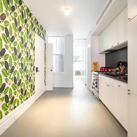 E10-2 Designer East Village Townhouse 1br W D