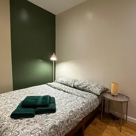 Living At Columbia Apartment *