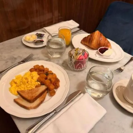 The Iroquois Times Square, A Small Luxury Hotel Hotel 5*