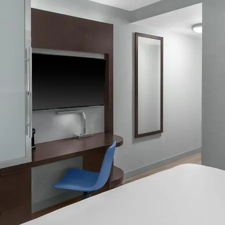 Four Points By Sheraton Downtown 3*