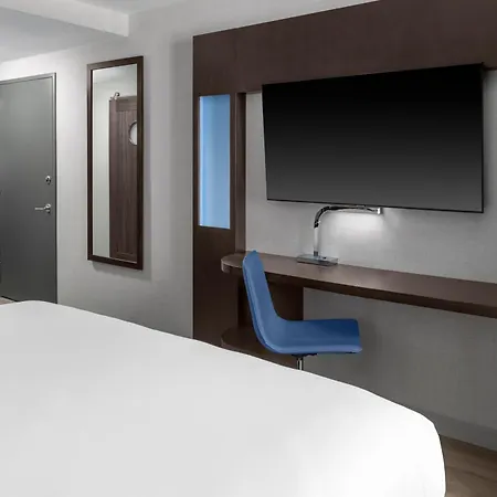 Four Points By Sheraton Downtown Hotel 3*