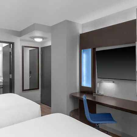 Hotel Four Points By Sheraton Downtown 3*