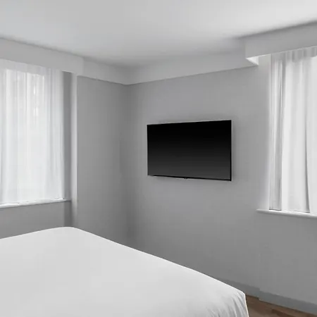 Four Points By Sheraton Downtown Hotel 3*