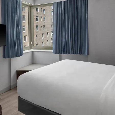 Four Points By Sheraton Downtown 3*