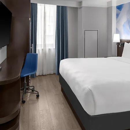 Four Points By Sheraton Downtown Hotel