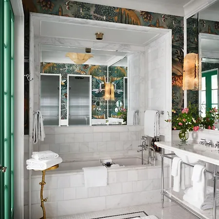 The Fifth Avenue Hotel 5*