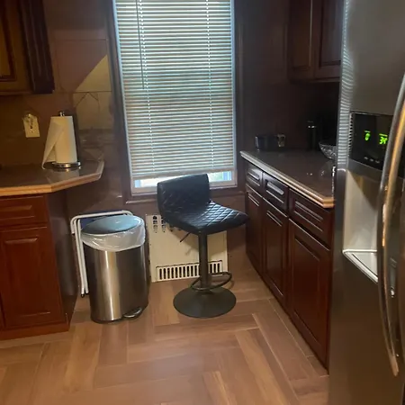 Private Unit With Own Entrance To Share