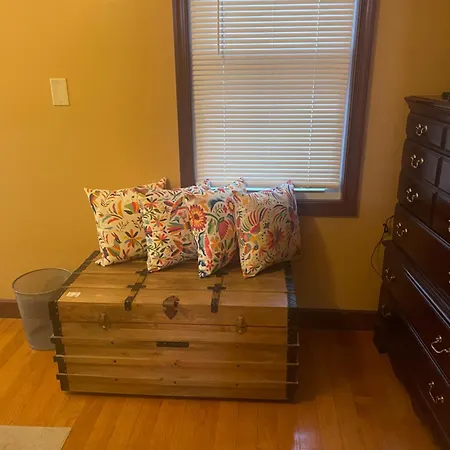 Bed & Breakfast Private Unit With Own Entrance To Share
