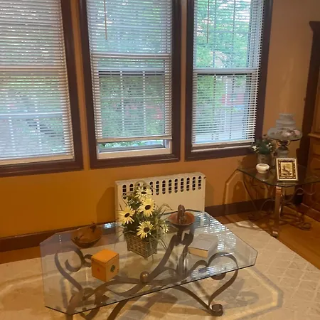 Private Unit With Own Entrance To Share Bed & Breakfast