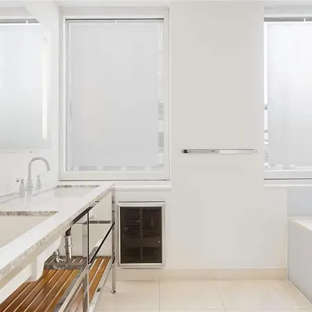Apartment Exclusive Luxury Manhattan Penthouse Apartment, Sleeps 10, Midtown