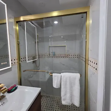Luxury In Si Near Rumc, Zoo And Restaurants * New York