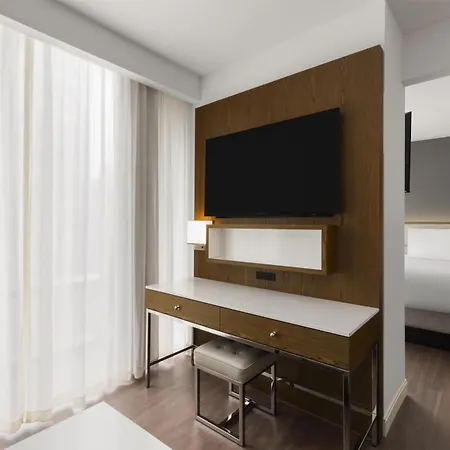 Hotel Western Premier Empire State 3*
