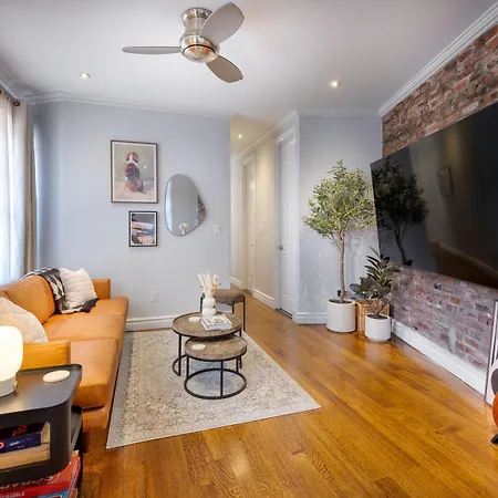 Three Bedroom West Village Townhouse Apartment *
