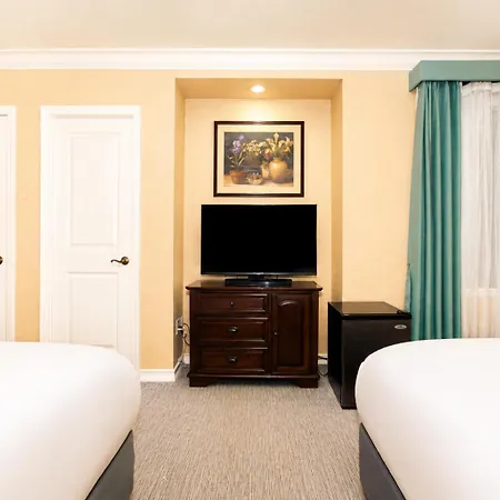 Stanford Hotel 3*