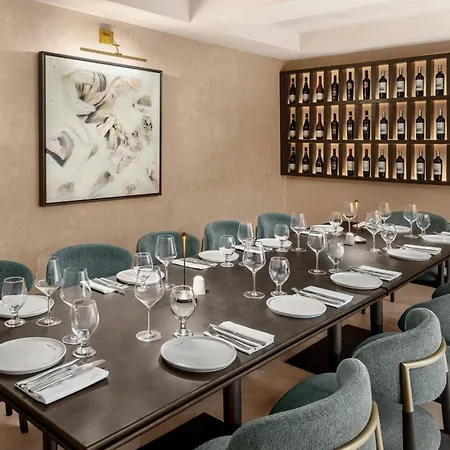 Hotel Four Points By Sheraton Manhattan Soho Village 3*