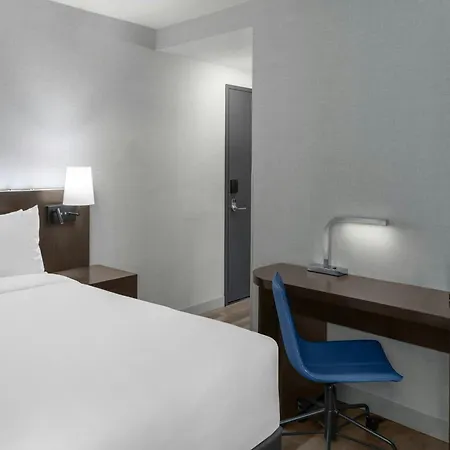 Four Points By Sheraton Downtown