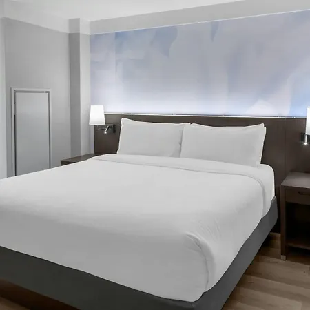 Four Points By Sheraton Downtown
