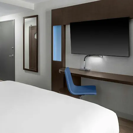 Hotel Four Points By Sheraton Downtown 3*