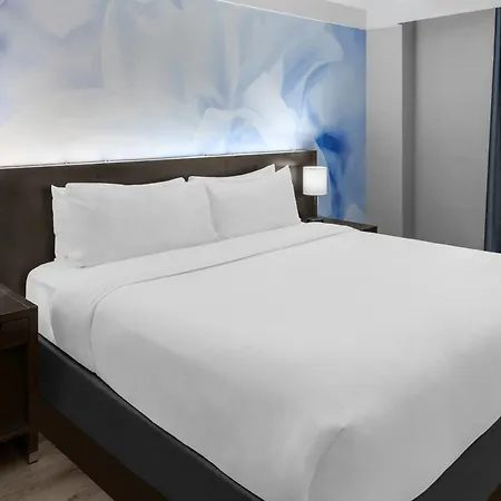 Four Points By Sheraton Downtown 3*