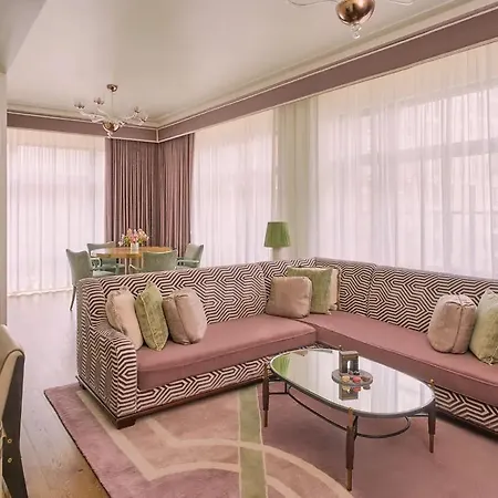 Fouquet's Hotel 5*