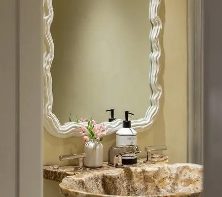 Hotel The Surrey, A Corinthia