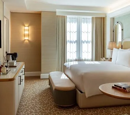 Hotel The Surrey, A Corinthia