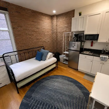 Nest 1 Bedroom Kitchenette Apartment New York