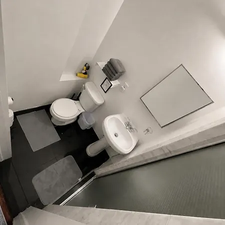 Nest 1 Bedroom Kitchenette Apartment 3*