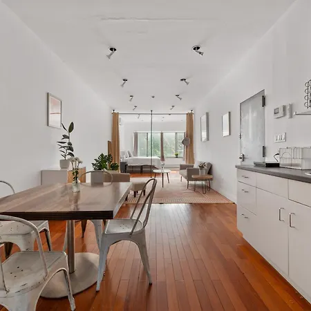 Upper East Side Luxury 3br 2b 1700 Square Feet Hotel 4*