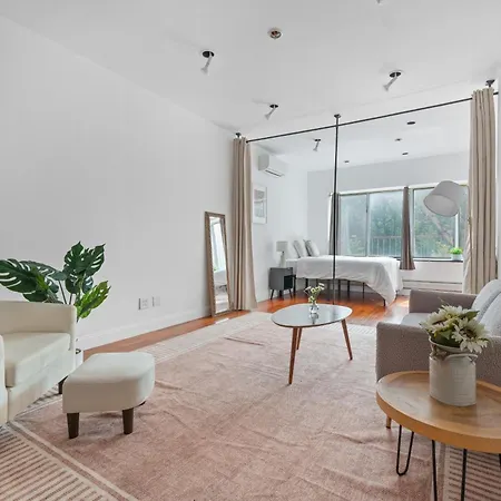 Upper East Side Luxury 3br 2b 1700 Square Feet Hotel New York