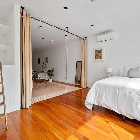 Upper East Side Luxury 3br 2b 1700 Square Feet Hotel