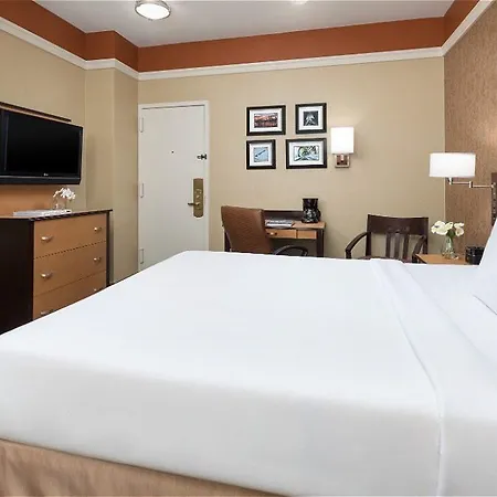The At Fifth Avenue 3* New York