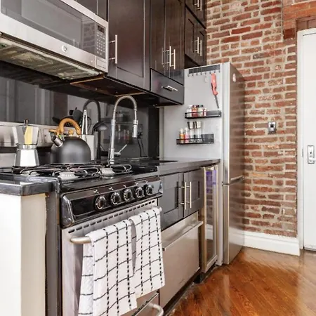 Private Bedroom With Shared Bathroom In Union Square Downtown Manhattan - Steps From The Dining & Nightlife! New York